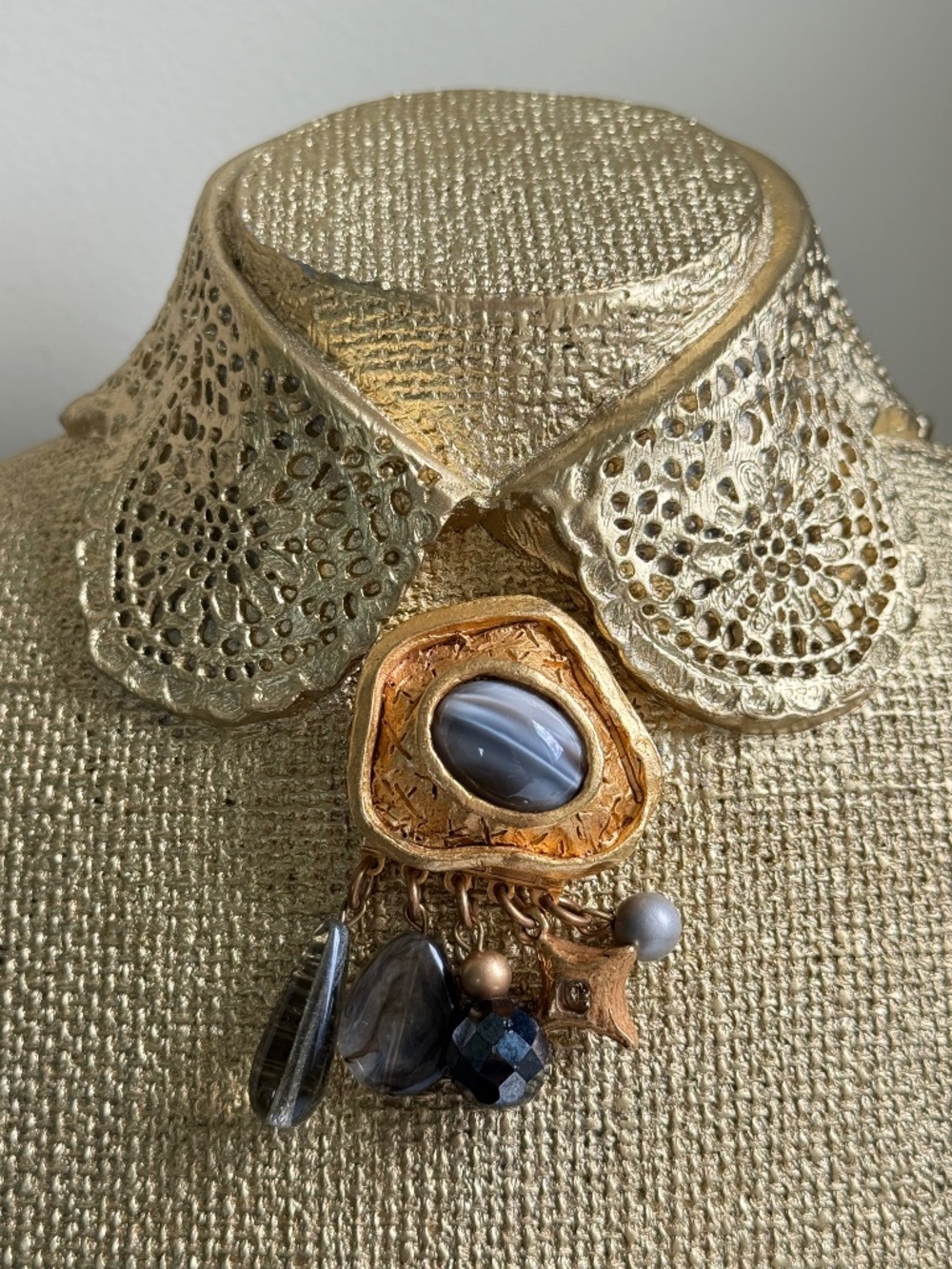 UPCYCLED ARTISAN Agate Cabochon & Hanging Charms Brooch Gold